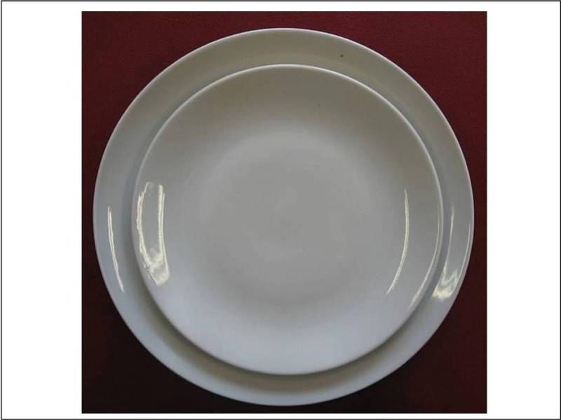 Location assiette curve en porcelaine blanche - diamètre 27.6 cm