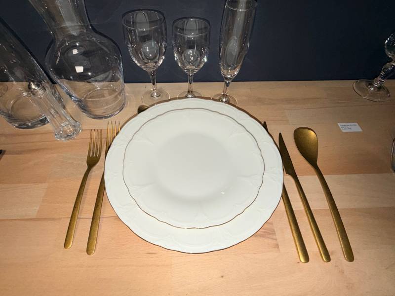 ASSIETTE RETRO BORD DORE 27.5 CM